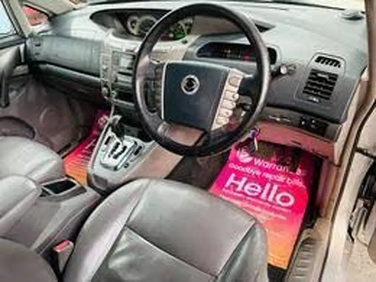 2014-kgm-ssangyong-turismo-20td-es-t-tronic-big-7