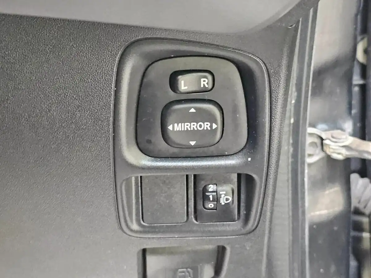 2018-toyota-aygo-10-vvt-i-x-play-71bhp-5d-big-35