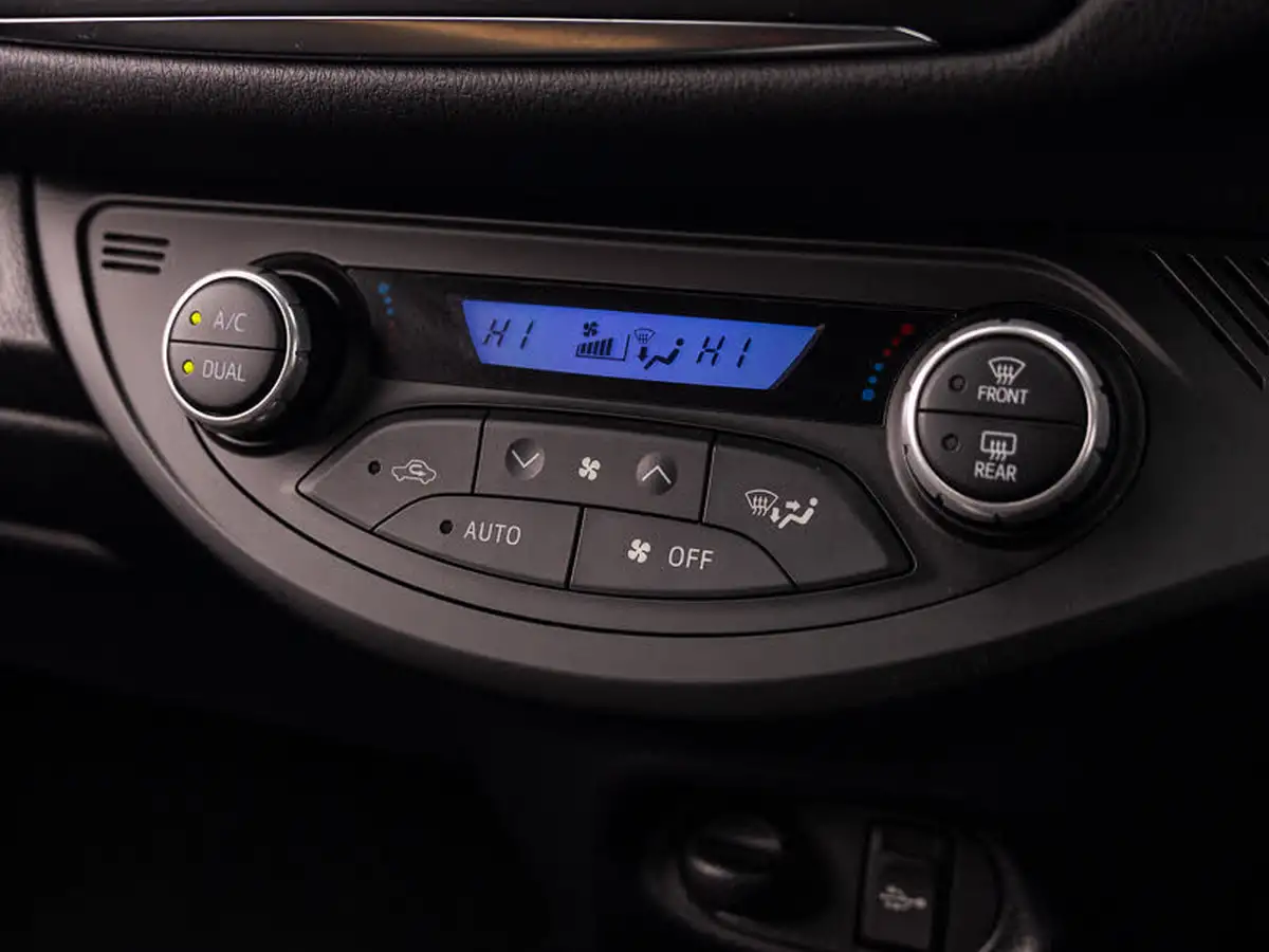 2019-toyota-yaris-15-vvt-i-gr-sport-big-10