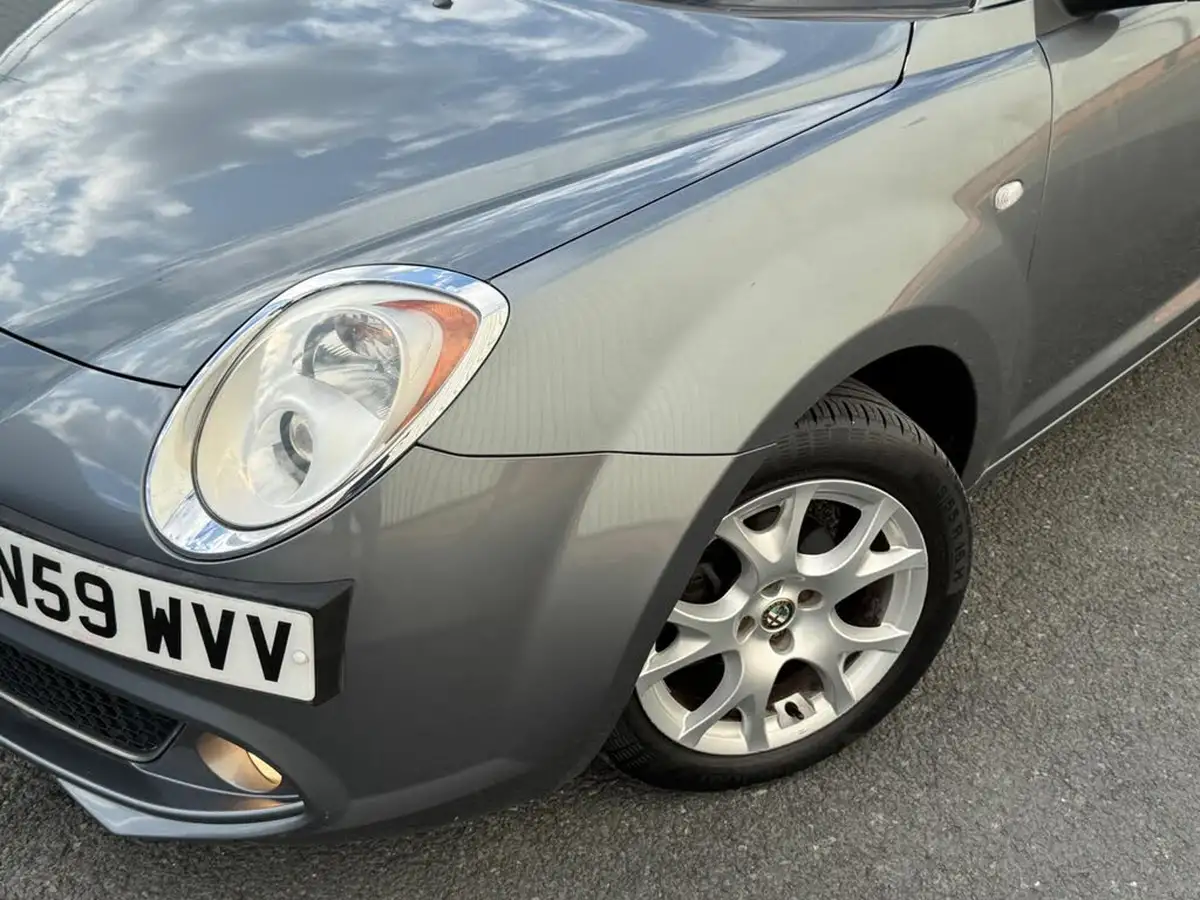 2009-alfa-romeo-mito-14-lusso-16v-big-5