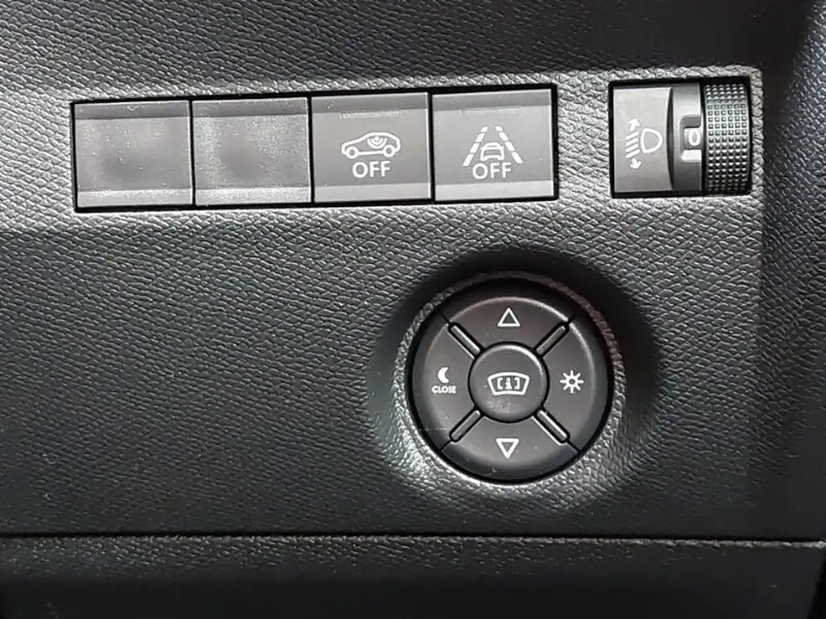 2021-citroen-c4-12-puretech-shine-130ps-big-18