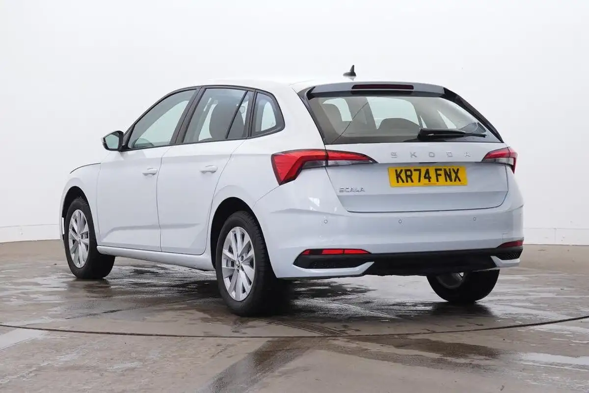 2025-skoda-scala-10-tsi-se-116ps-dsg-big-4
