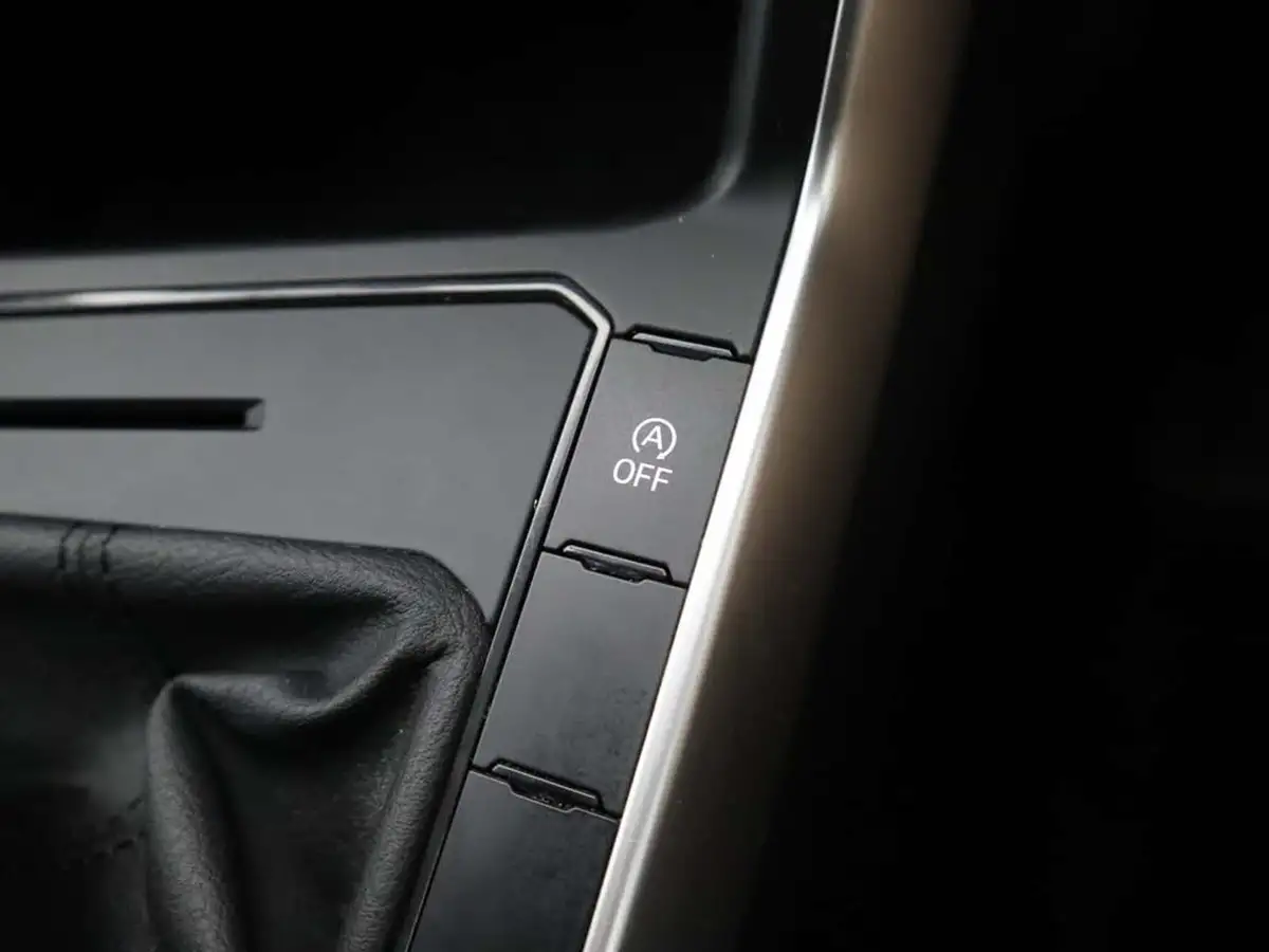 2022-volkswagen-polo-10-life-big-27