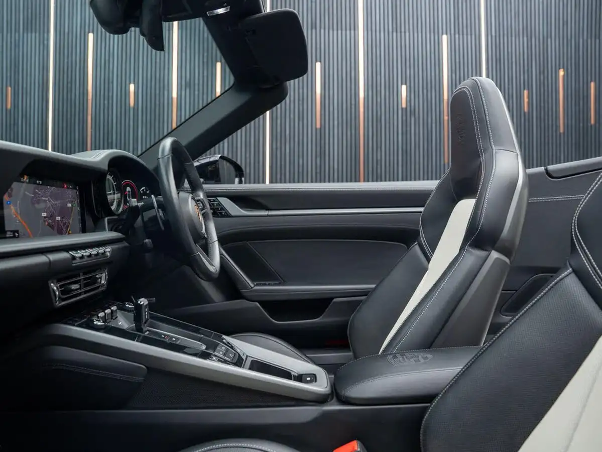 2020-porsche-911-30-carrera-s-coupe-pdk-big-40