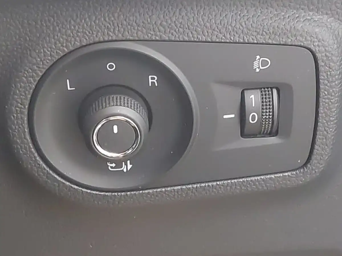 2023-mg-zs-suv-15-vti-tech-exclusive-big-17