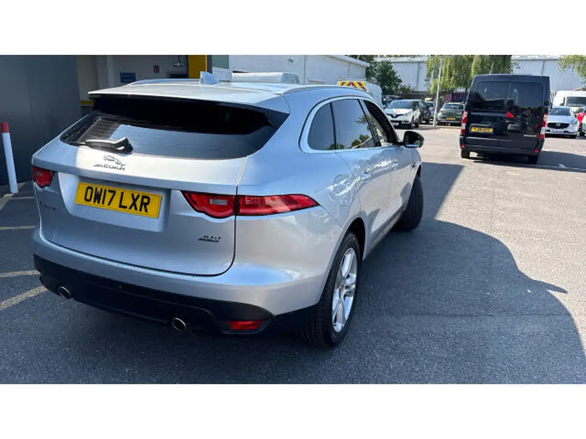 2017-jaguar-f-pace-30td-portfolio-big-49