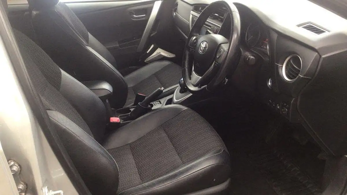2015-toyota-auris-18-vvt-i-hsd-excel-touring-sports-e-cvt-big-9