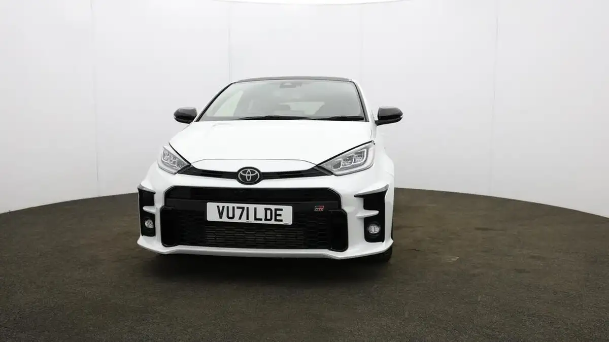 2021-toyota-yaris-16-gr-circuit-pack-big-27
