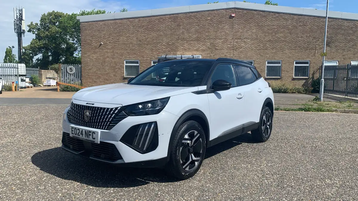 2024-peugeot-2008-suv-12-puretech-gt-136ps-hybrid-e-dsc6-big-6