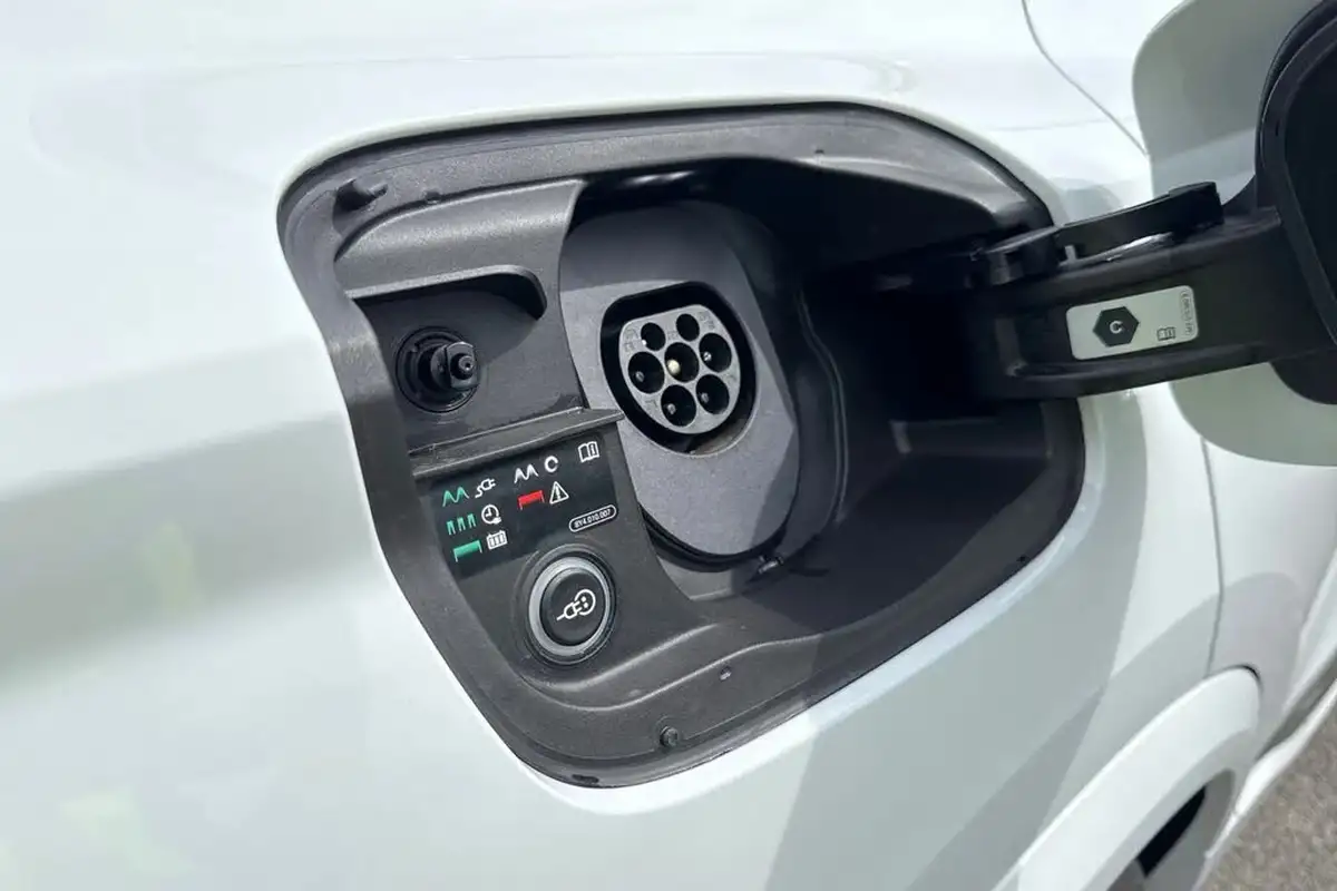 2025-audi-q6-e-tron-e-edition-1-326ps-performance-suv-auto-big-33