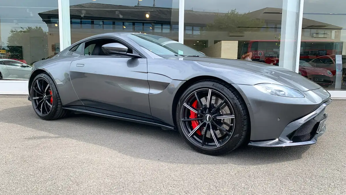 2019-aston-martin-vantage-40-v8-vantage-big-17