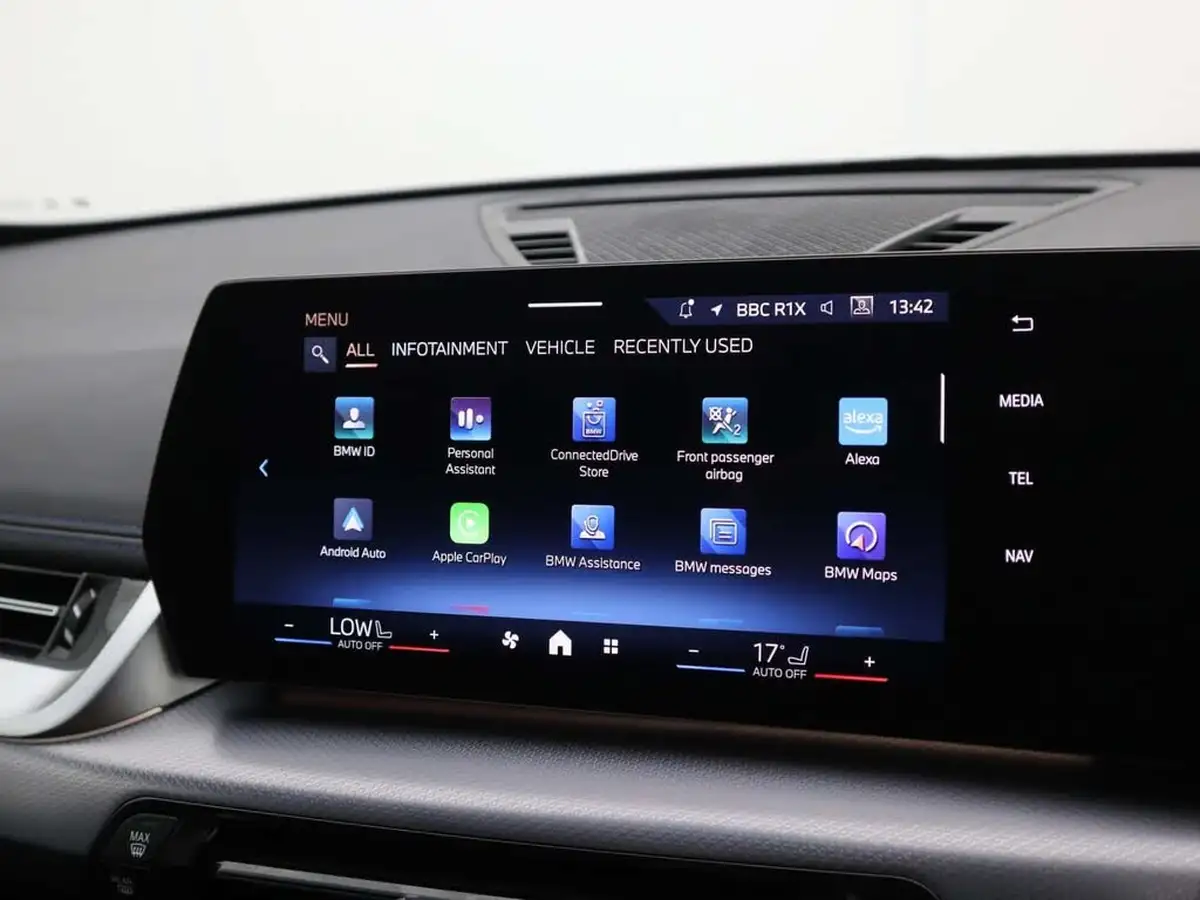 2024-bmw-ix1-e-edrive20-m-sport-big-14