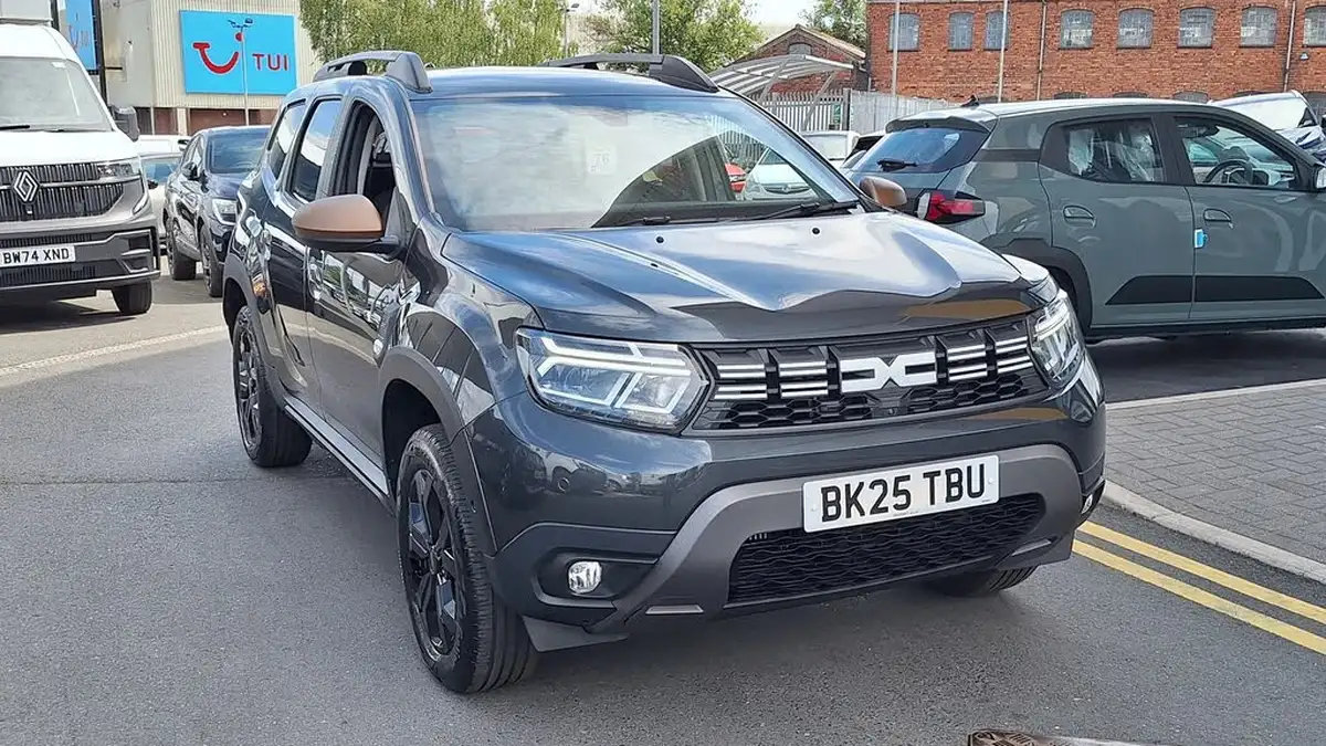 2025-dacia-duster-13-tce-extreme-150bhp-1332cc-edc-big-0