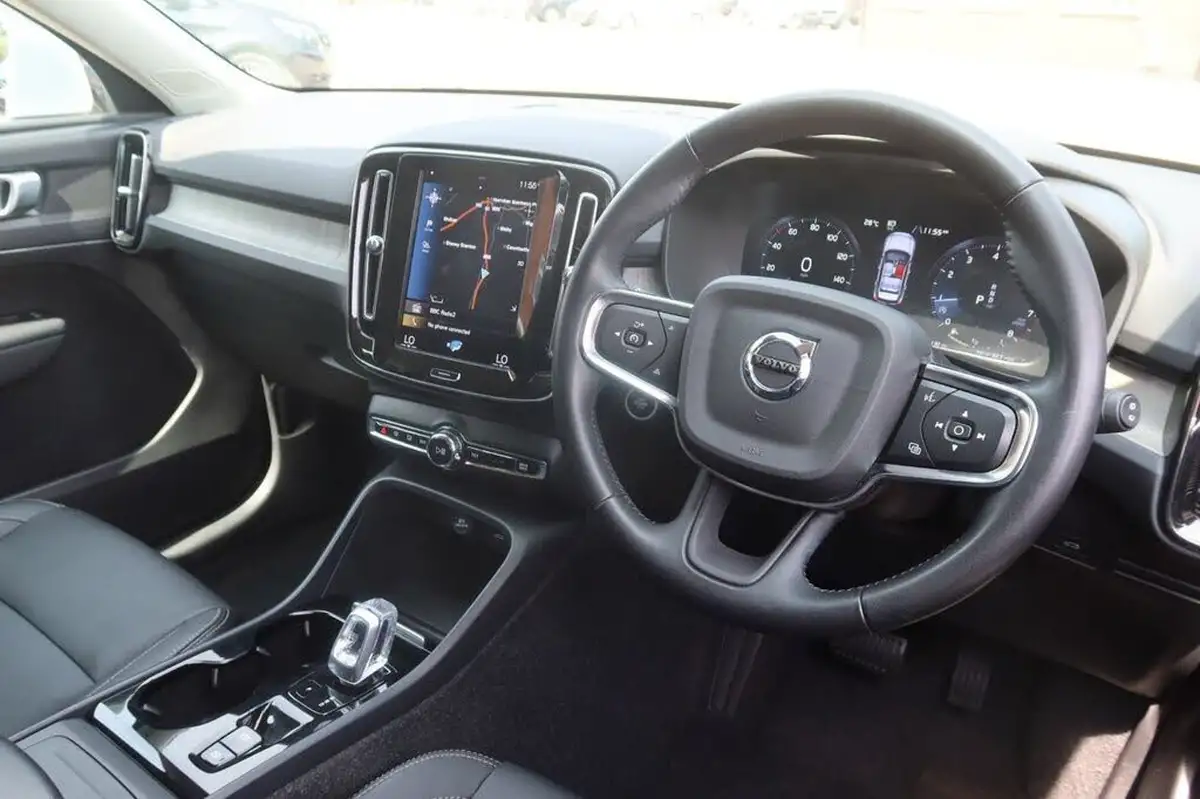 2021-volvo-xc40-15-t3-inscription-161bhp-auto-big-4