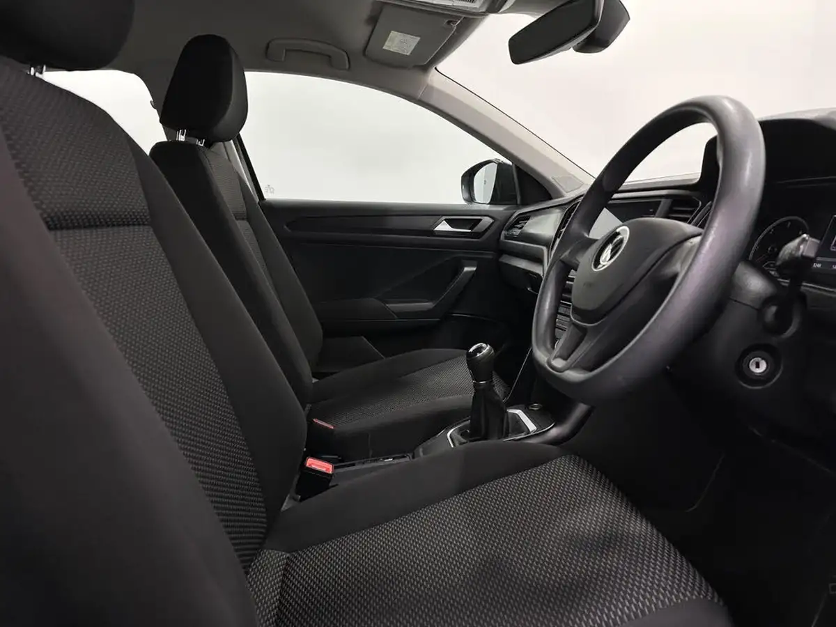 2021-volkswagen-t-roc-20tdi-s-big-22