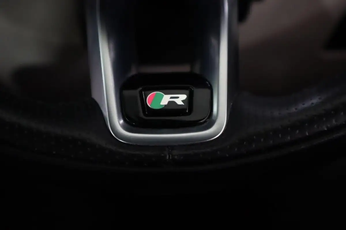 2021-jaguar-f-pace-20-d200-r-dynamic-hse-mhev-big-17
