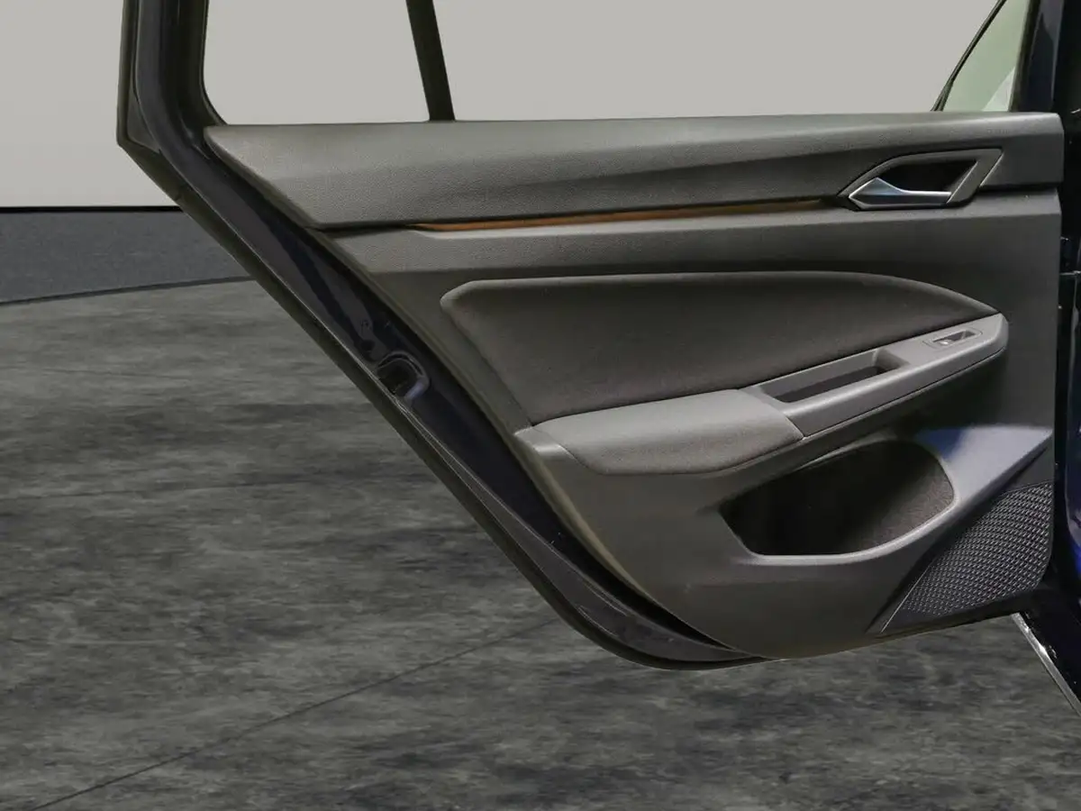 2022-volkswagen-golf-10-etsi-life-estate-big-26