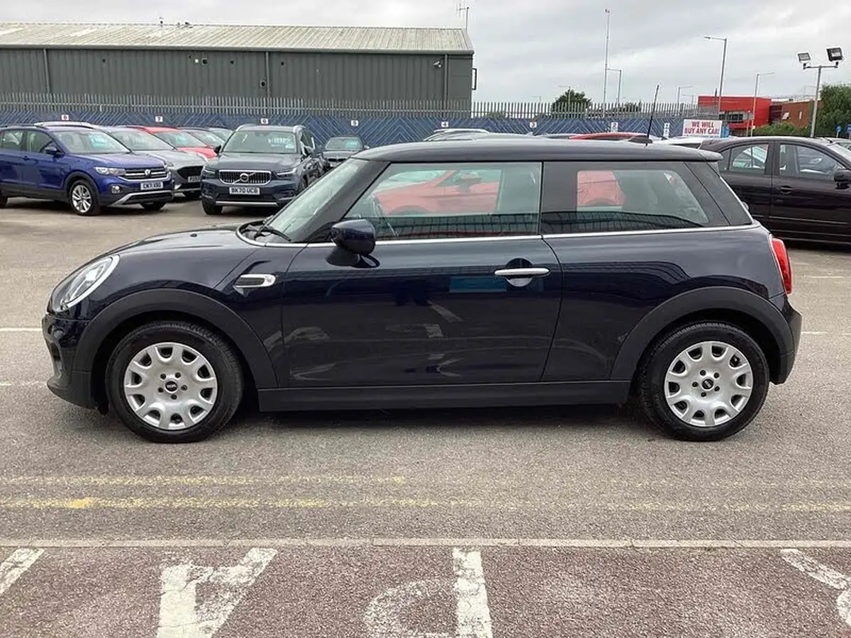 2021-mini-cooper-15-one-classic-series-ii-3d-big-13