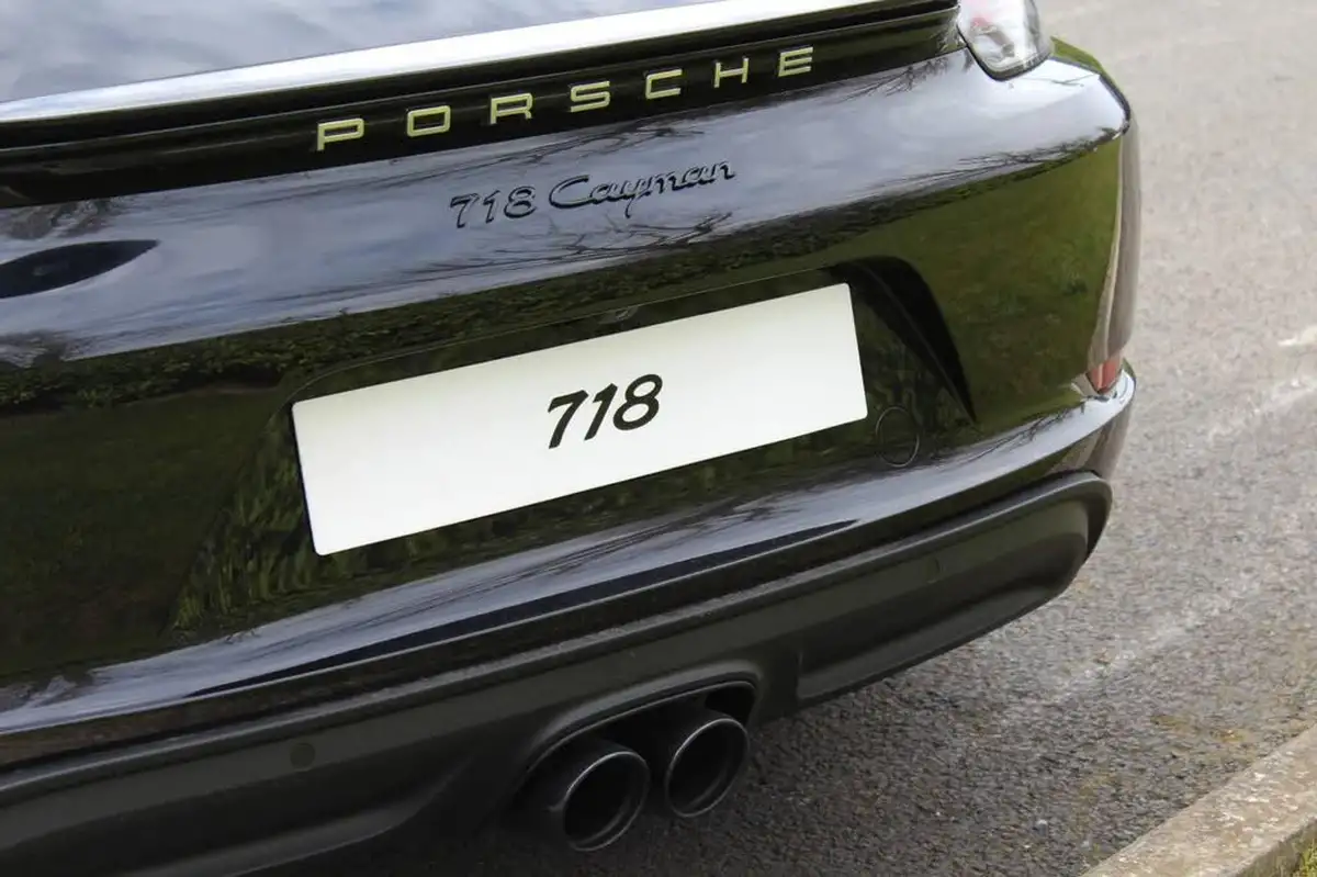 2025-porsche-cayman-718-20-cayman-style-edition-pdk-big-23