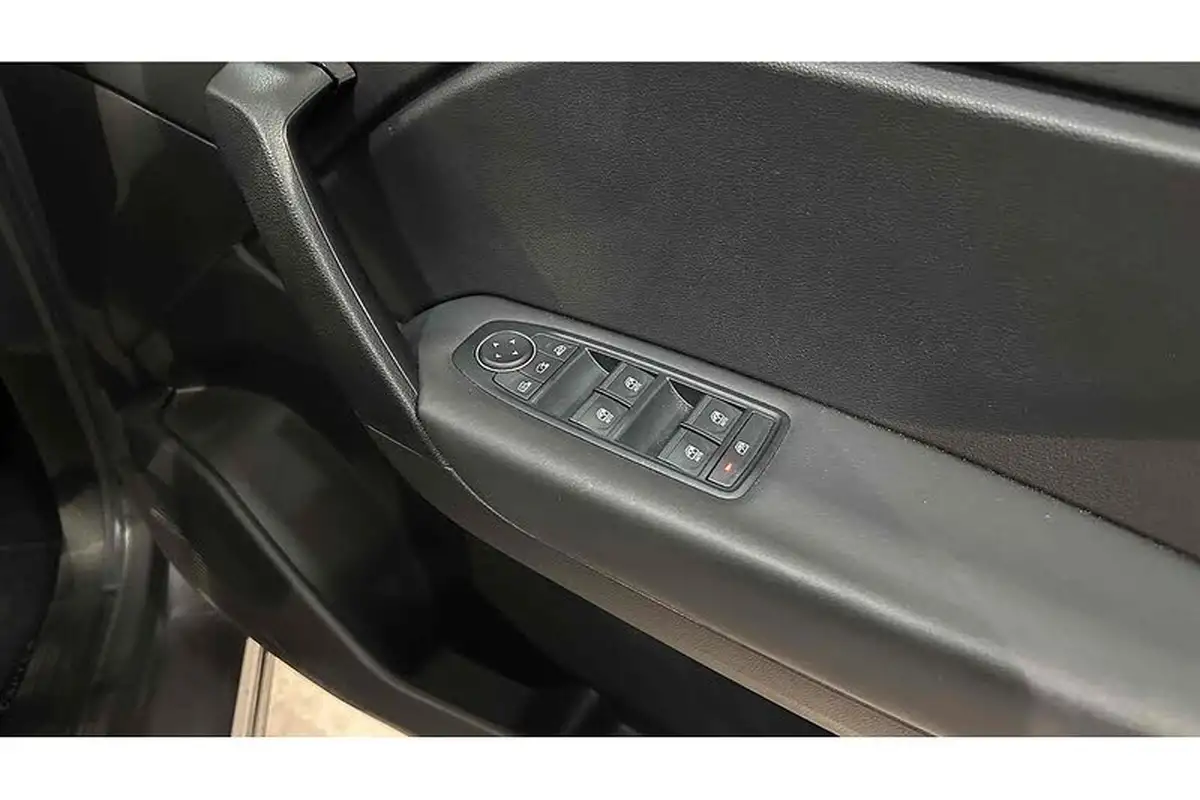 2021-renault-captur-10-tce-iconic-90ps-big-28