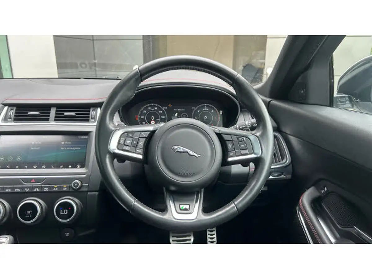 2019-jaguar-e-pace-20-i4d-chequered-flag-180ps-big-14