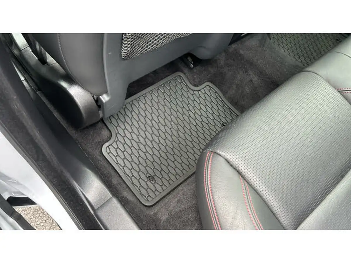 2019-jaguar-e-pace-20-i4d-chequered-flag-180ps-big-38