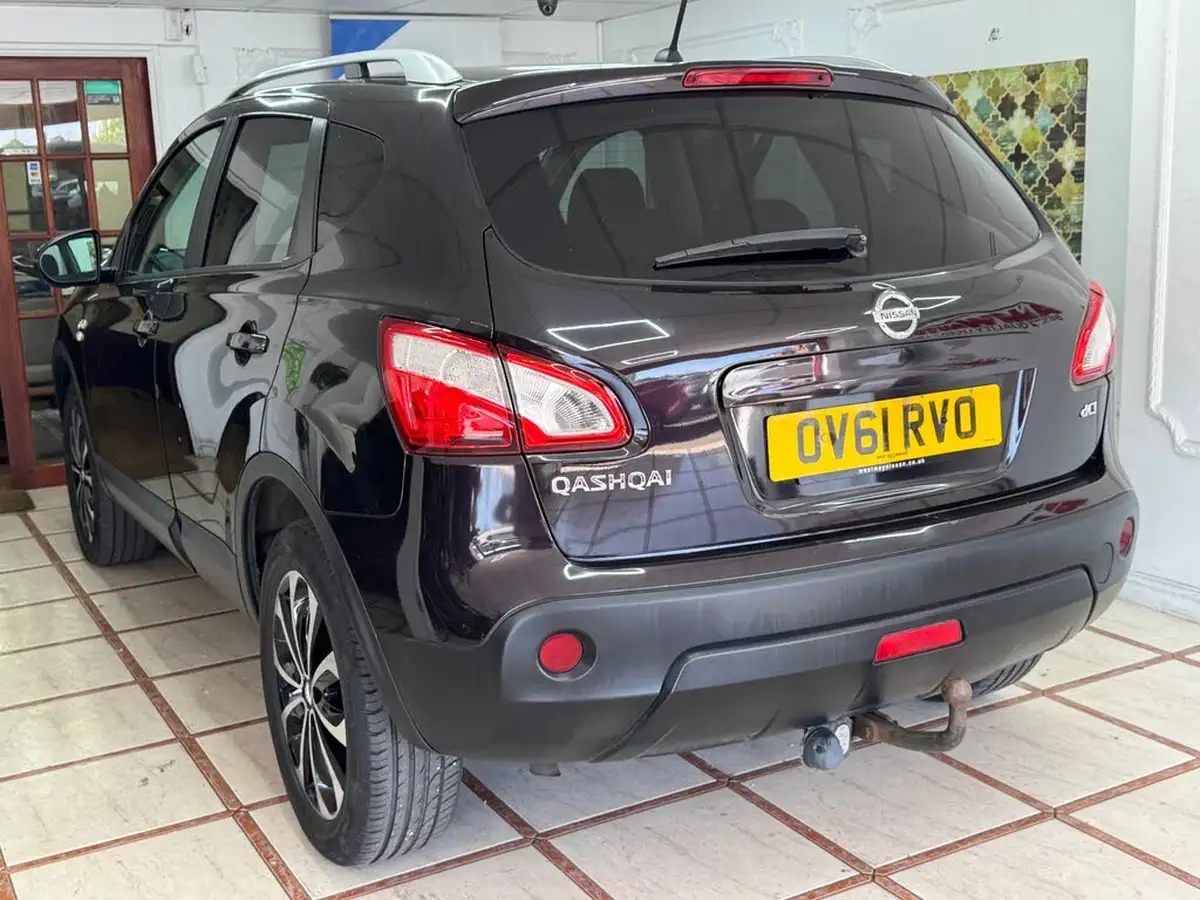 2011-nissan-qashqai-15td-n-tec-big-6