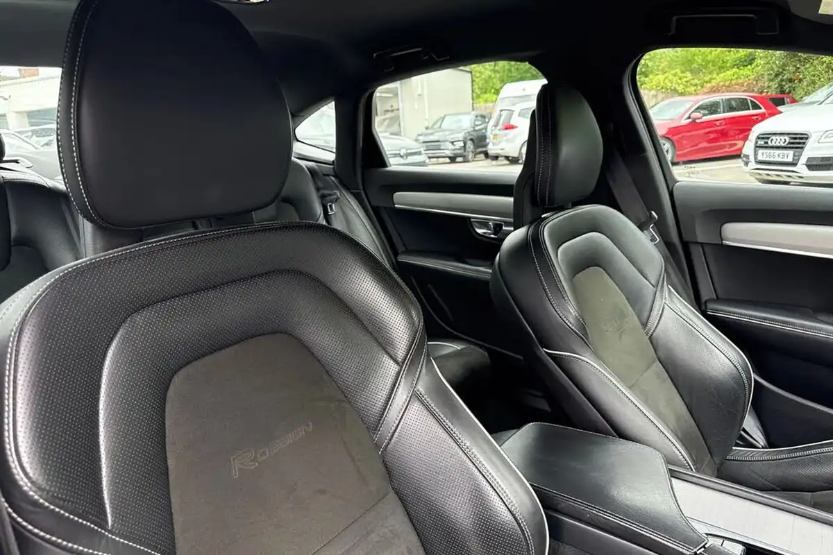 2018-volvo-s90-20td-d4-r-design-big-20