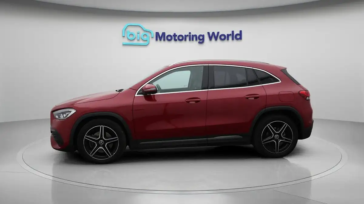 2023-mercedes-benz-gla-class-13-gla-200-amg-line-executive-station-wagon-big-4