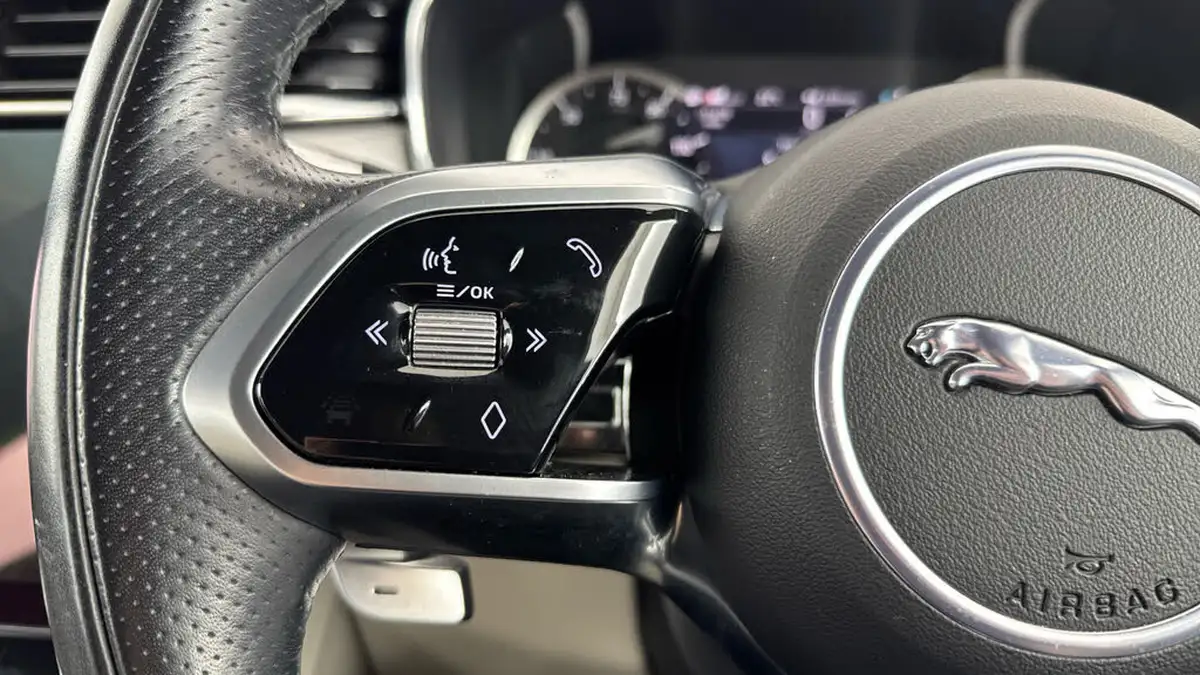 2021-jaguar-f-pace-20-d165-r-dynamic-s-mhev-big-19