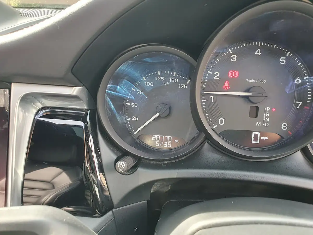 2021-porsche-macan-20-265ps-big-35