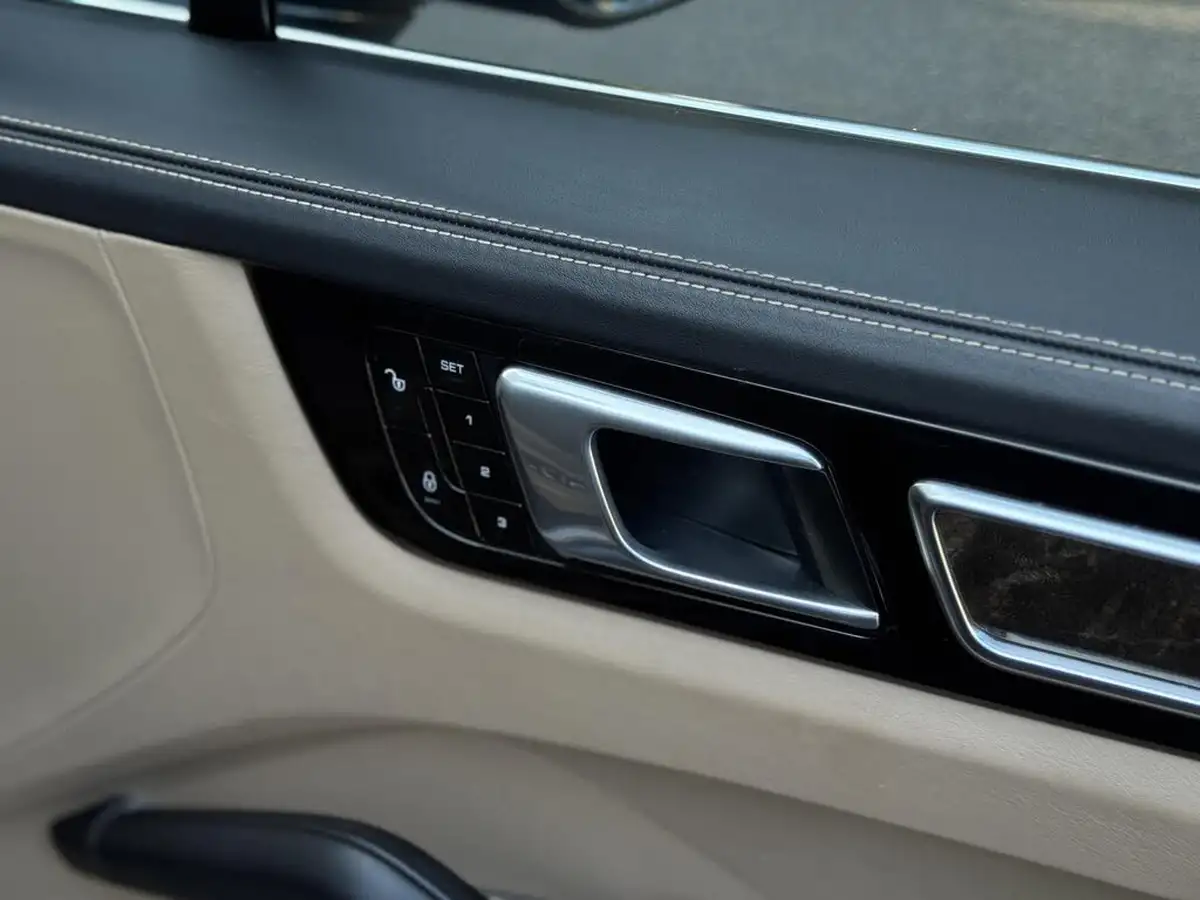 2018-porsche-cayenne-40-v8-turbo-big-46