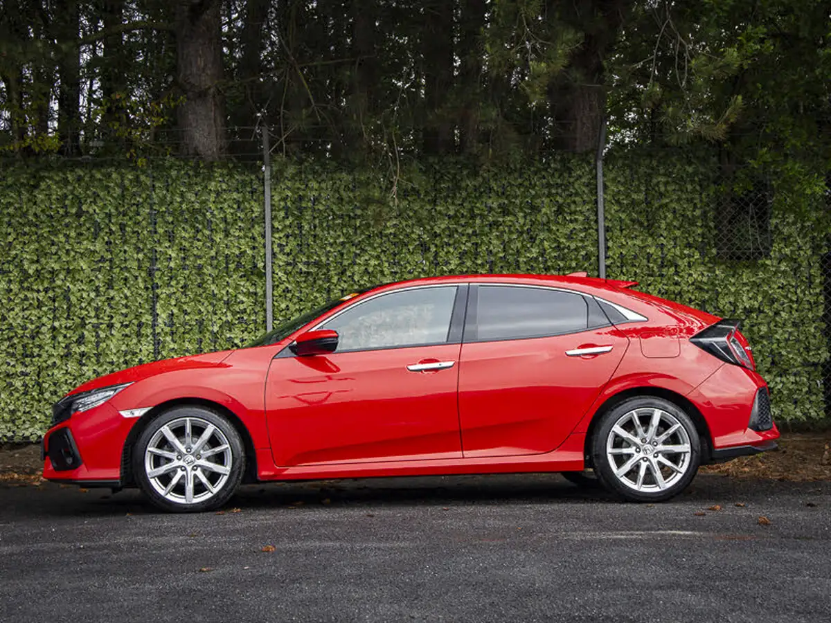 2019-honda-civic-15-vtec-turbo-prestige-cvt-big-3