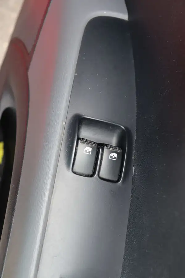 2009-hyundai-i10-12-classic-big-34