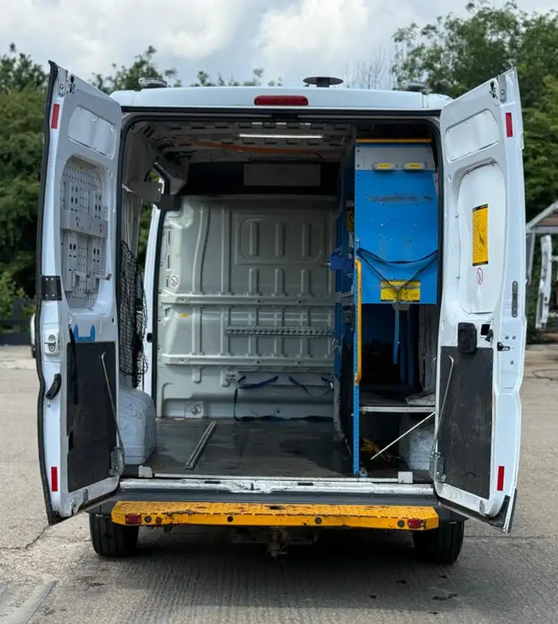 2017-fiat-ducato-20td-35-lh2-panel-big-16