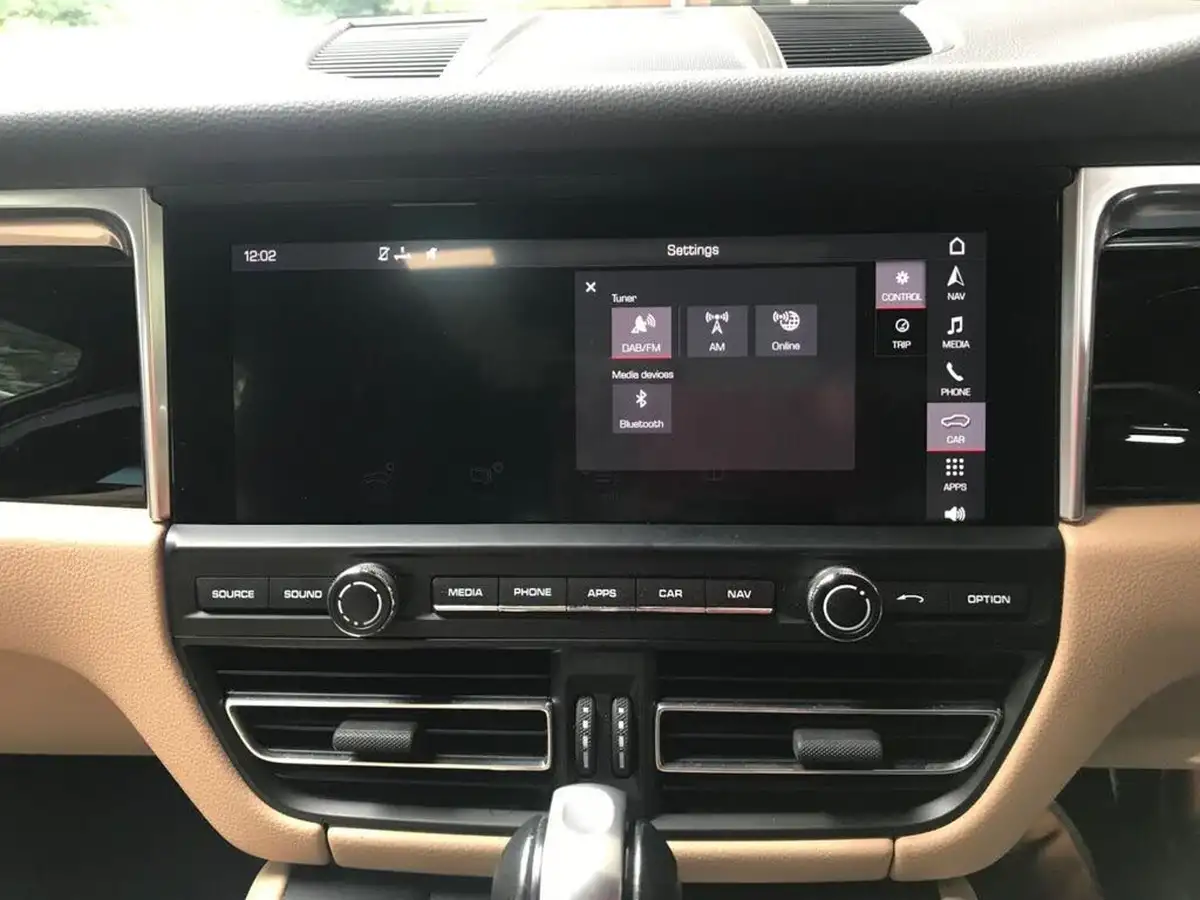 2019-porsche-macan-30-v6-s-big-24