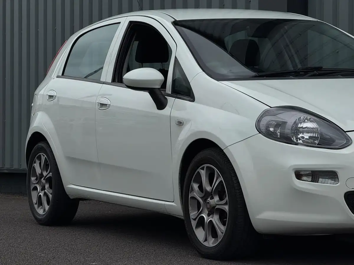 2016-fiat-punto-14-easy-5d-big-16