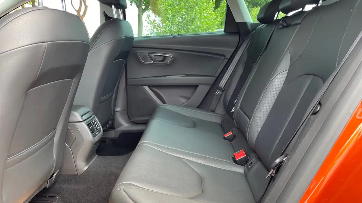 2019-seat-leon-20-tsi-xcellence-lux-estate-big-13