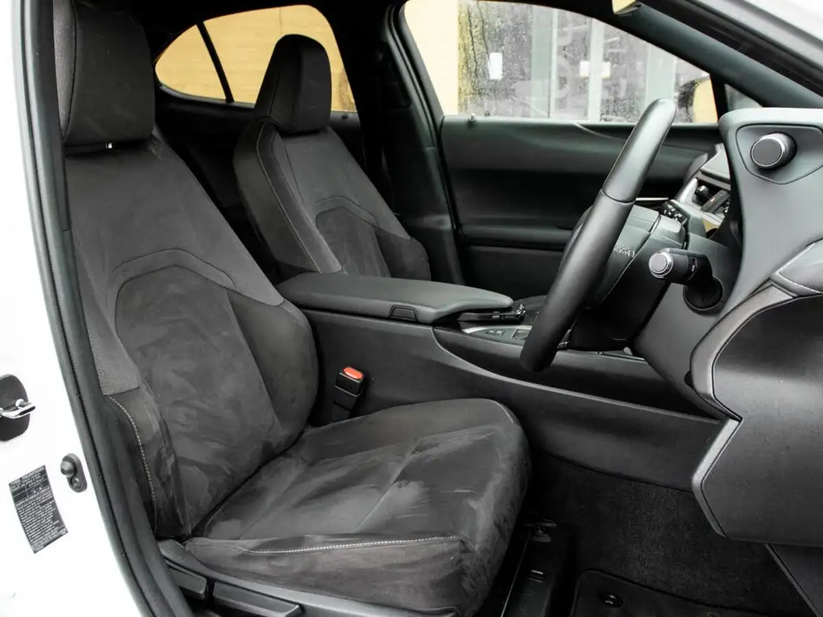 2020-lexus-ux-250h-20-ux-premium-pack-with-navigation-big-33