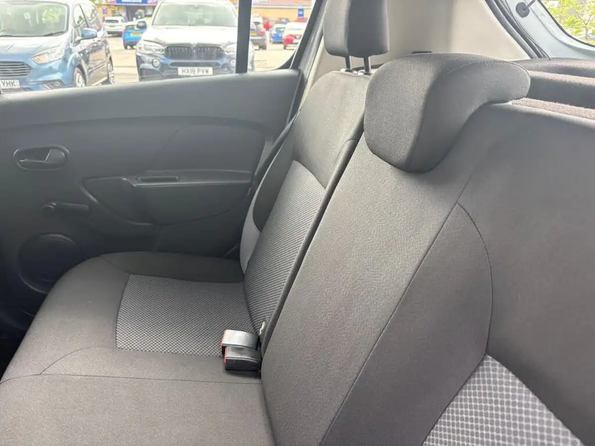 2016-dacia-sandero-12-ambiance-big-12