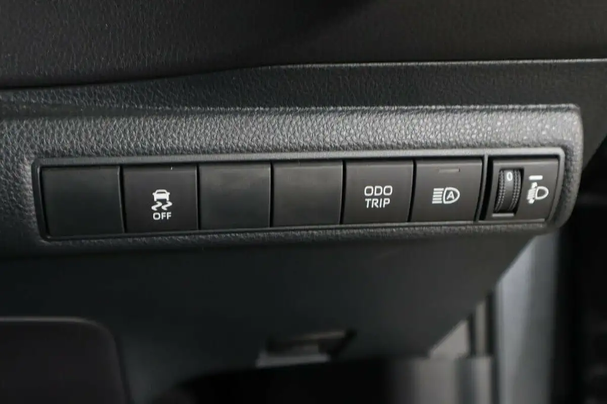2023-toyota-corolla-18-vvt-i-gr-sport-138bhp-hatchback-big-23
