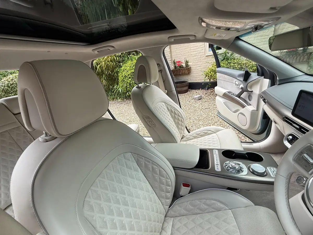 2022-genesis-gv60-e-sport-plus-big-65