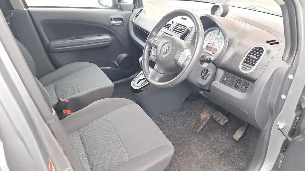 2013-suzuki-splash-12-sz4-auto-big-5