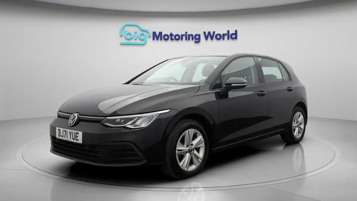 2021-volkswagen-golf-15-tsi-life-130ps-hatchback-big-3