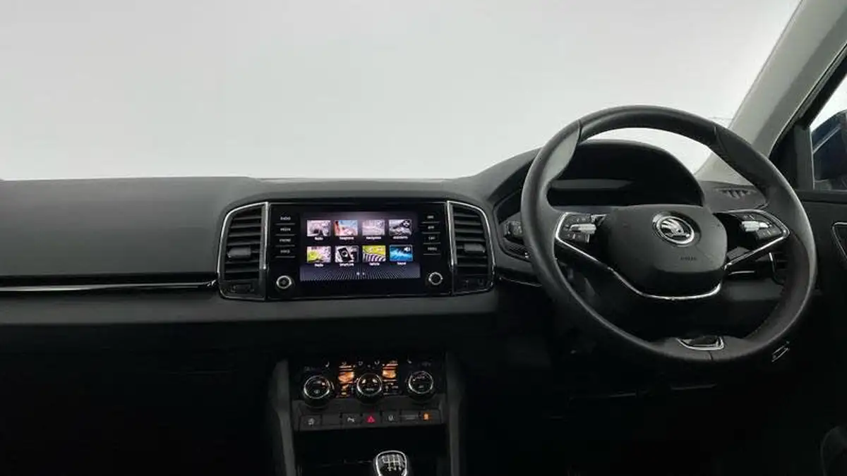 2023-skoda-karoq-15-tsi-se-l-big-26