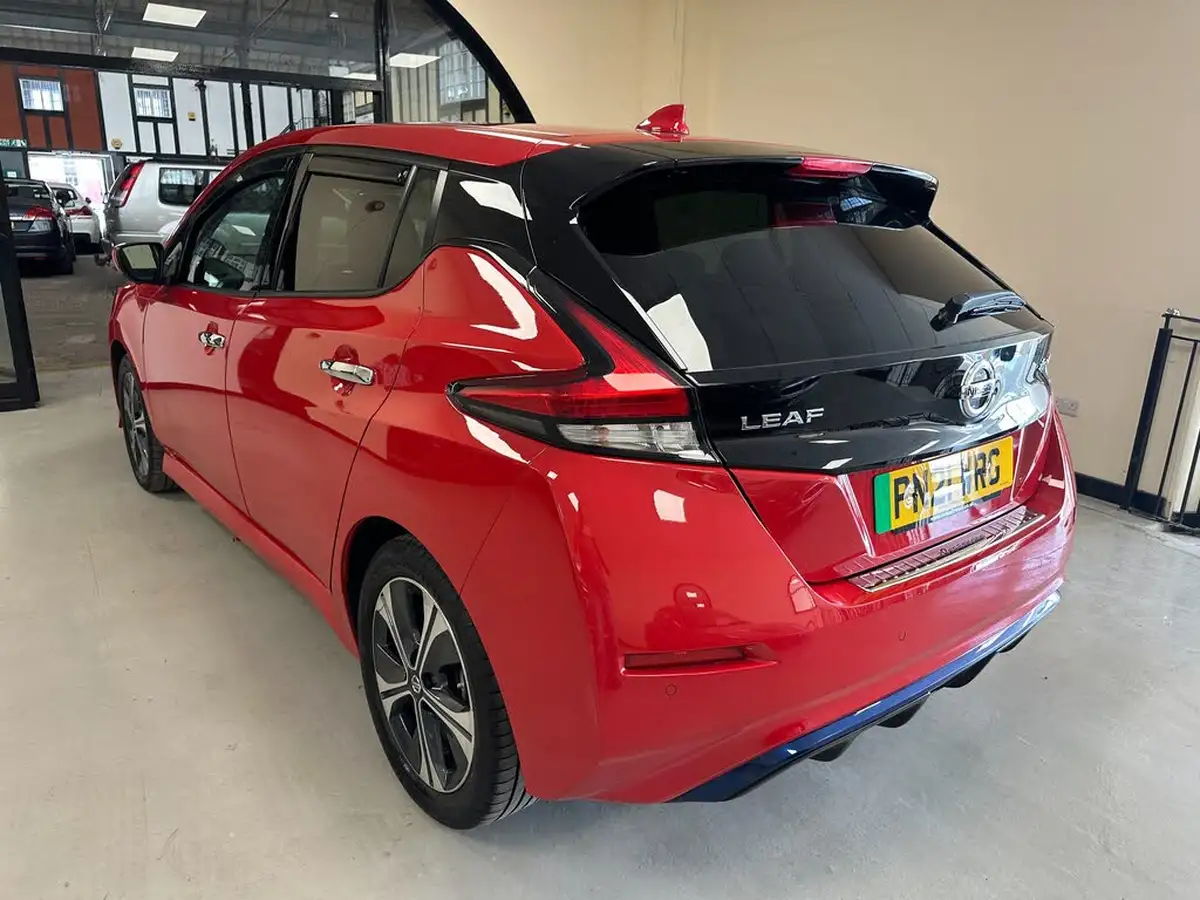 2021-nissan-leaf-e-tekna-big-5