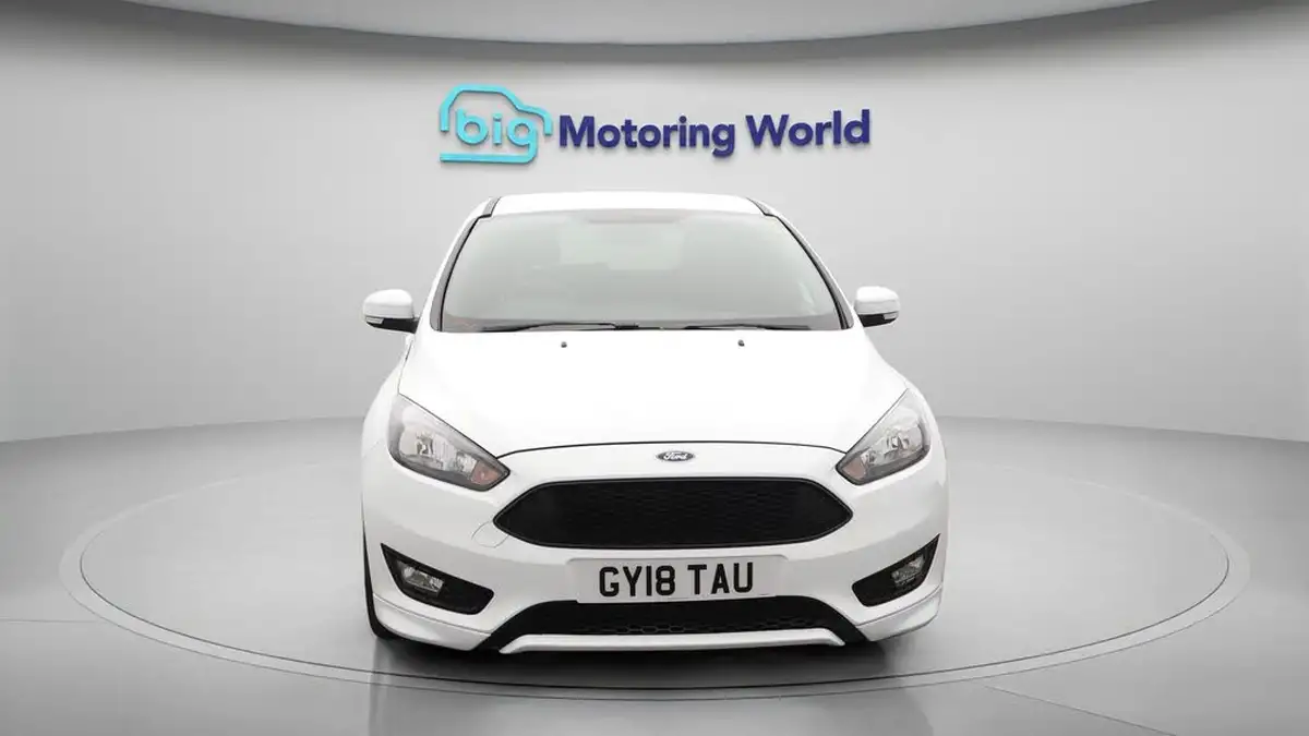 2018-ford-focus-10t-st-line-140ps-hatchback-big-2