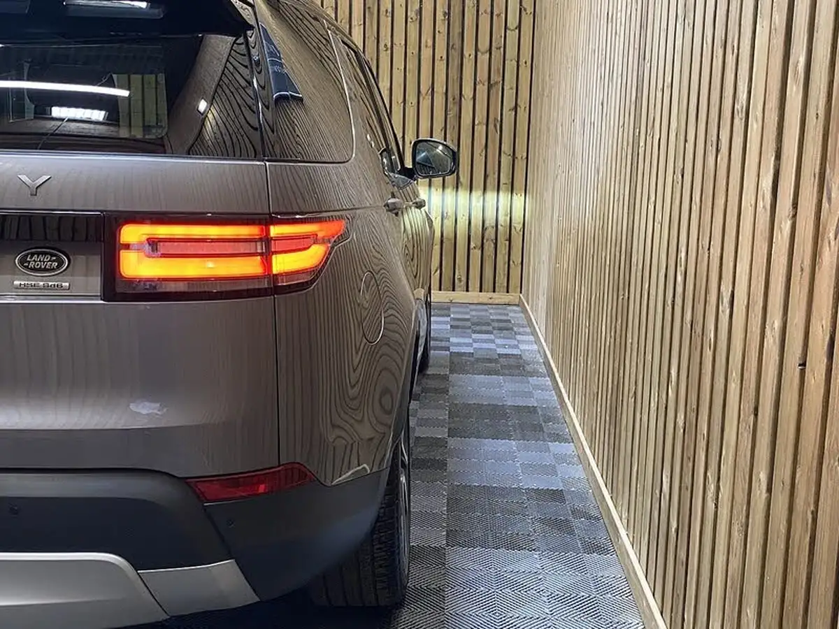 2020-land-rover-discovery-30-sd6-hse-big-22