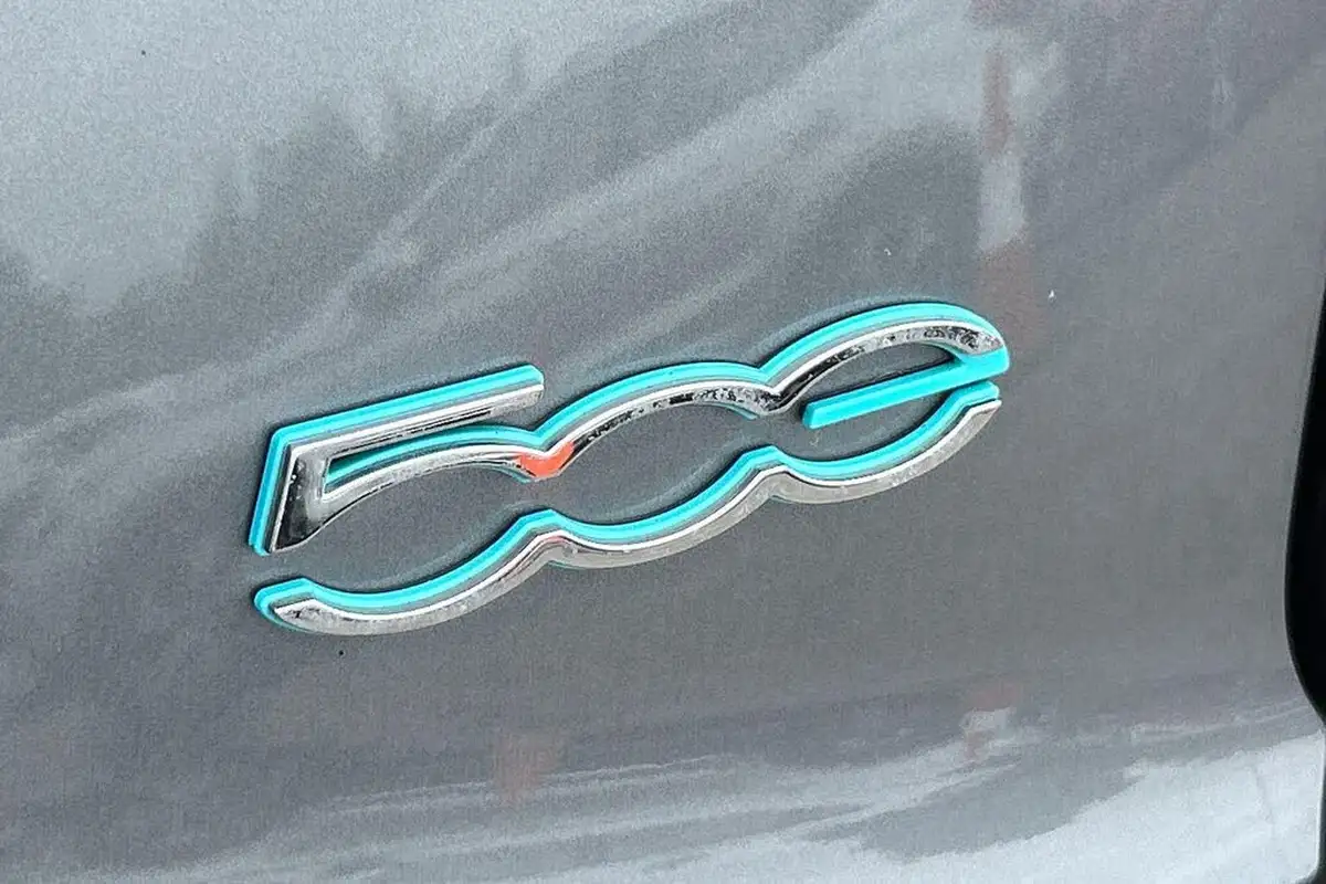 2022-fiat-500-e-la-prima-big-24
