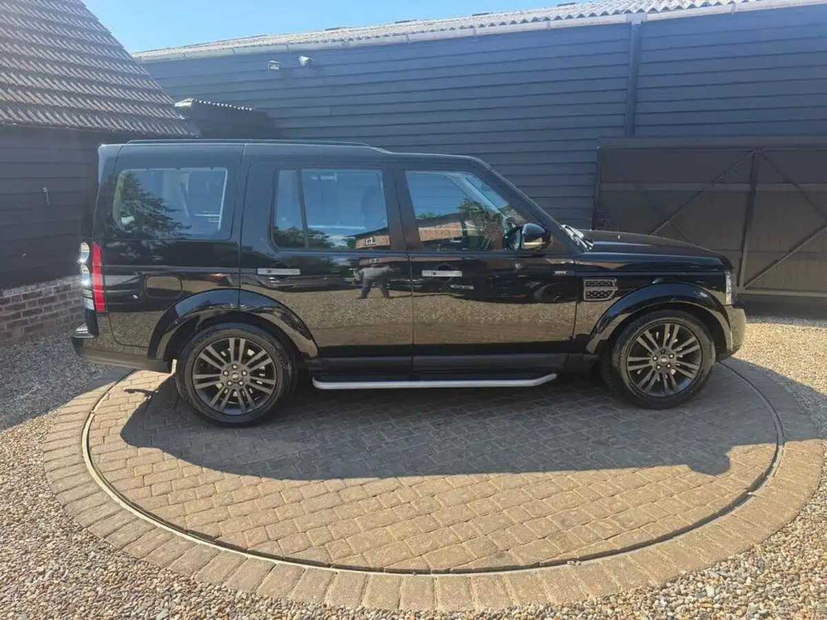 2016-land-rover-discovery-4-30-sd-v6-graphite-big-29